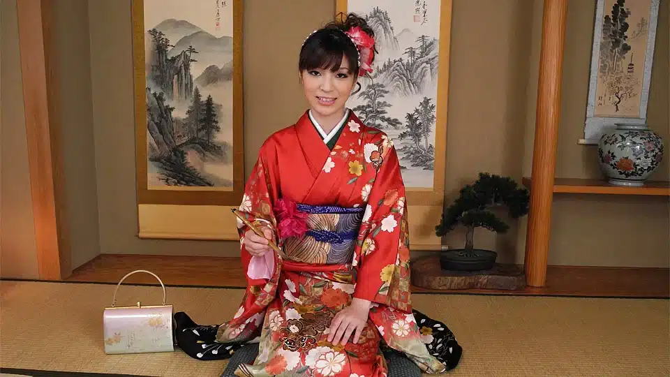 yuria tominaga in kimono gets things on her pussy